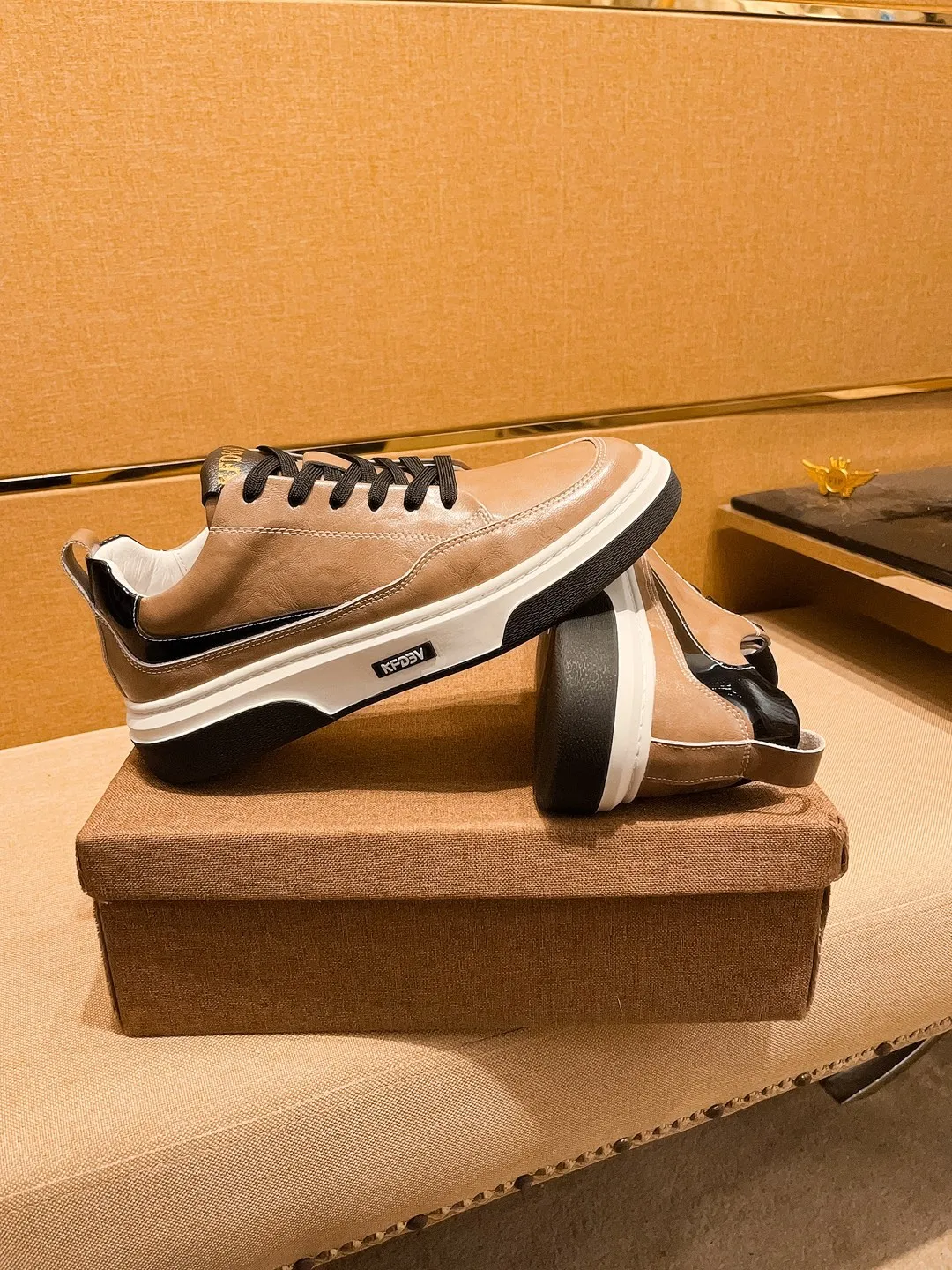 Men's shoes 💰 420💰【BV】🔥 High-end men's shoes brand official website 1:1 latest masterpiece: the upper is made of Italian imported first-layer cowhide with a comfortable and breathable lining➕original non-slip and wear-resistant outsole🔥, making walking more convenient and comfortable! An exclusive new model, a stunning work, a beautiful 1:1 replica [color] compared to the official quality! Create a fashionable personality to set off your uniqueness! A must-have for trendy men! Classic🔥Size: 38-44 Color: 🔥Multiple colors available🔥.